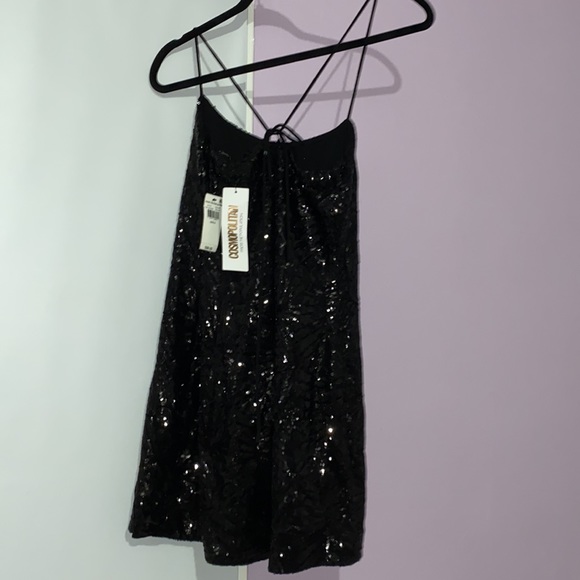 Black mini dress open back from cosmopolitan BRAND NEW FITS LIKE A M - Picture 2 of 6